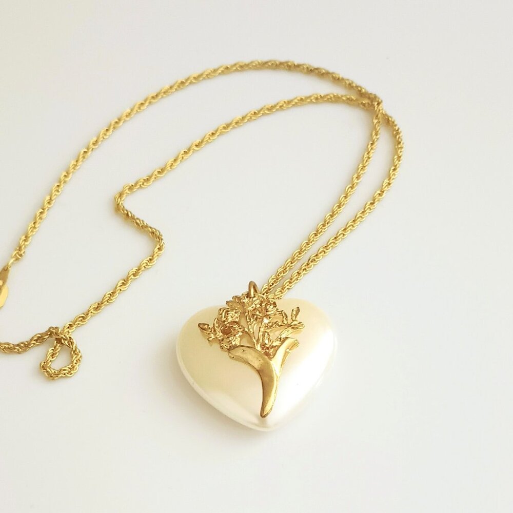 Pearl Heart Pendant Necklace 18" Gold Tone Flower Bouquet Center Wedding Jewelry